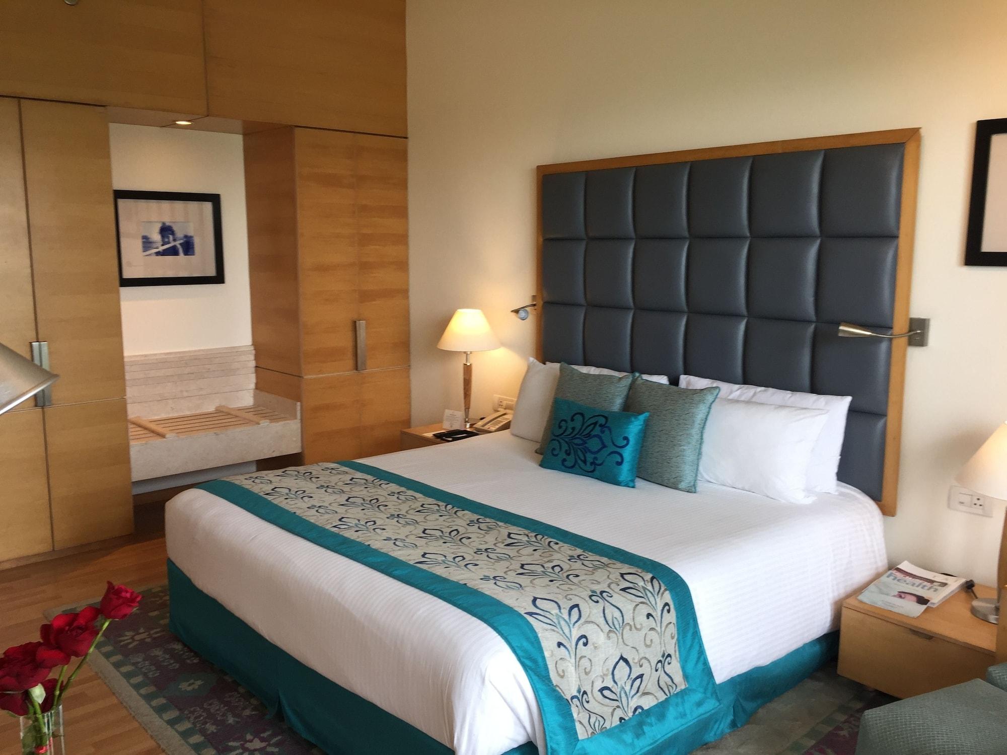 ホテル タージ チャンディーガル Chandīgarh エクステリア 写真 A room at the Taj Bengal