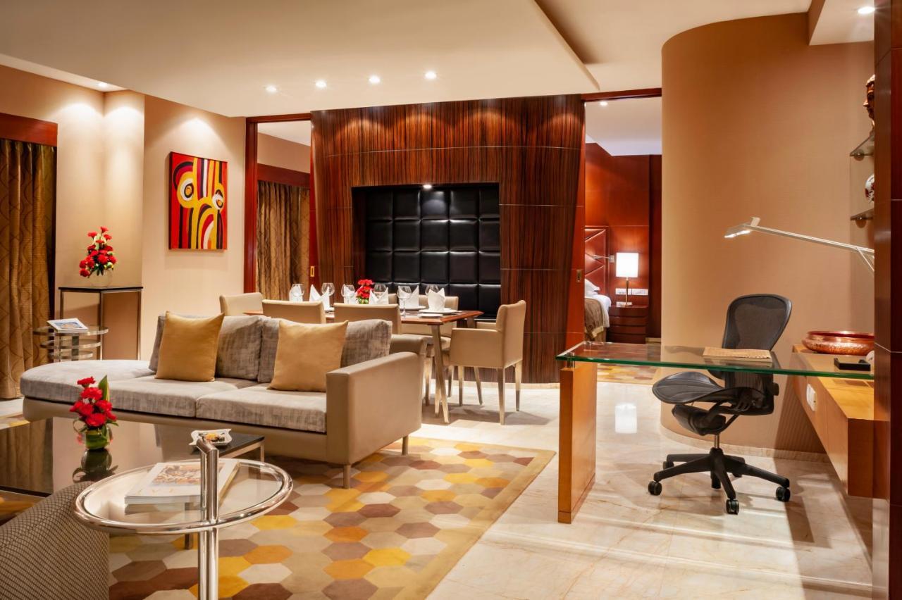 ホテル タージ チャンディーガル Chandīgarh エクステリア 写真 Suite at the Taj Mahal Palace, Mumbai