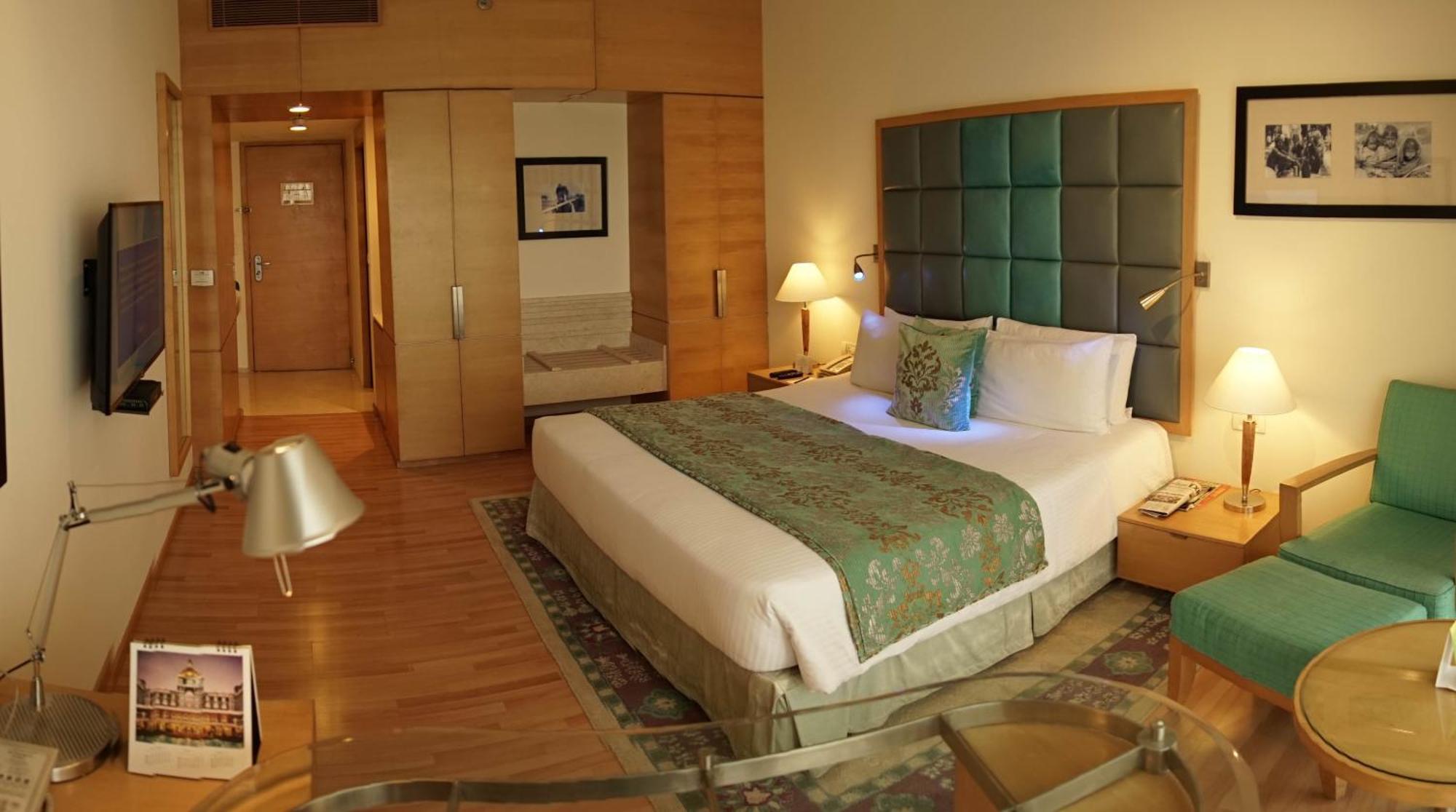 ホテル タージ チャンディーガル Chandīgarh 部屋 写真 A room at the Taj Mahal Palace