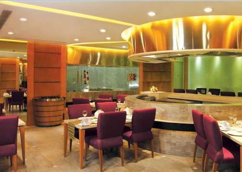 ホテル タージ チャンディーガル Chandīgarh エクステリア 写真 The restaurant