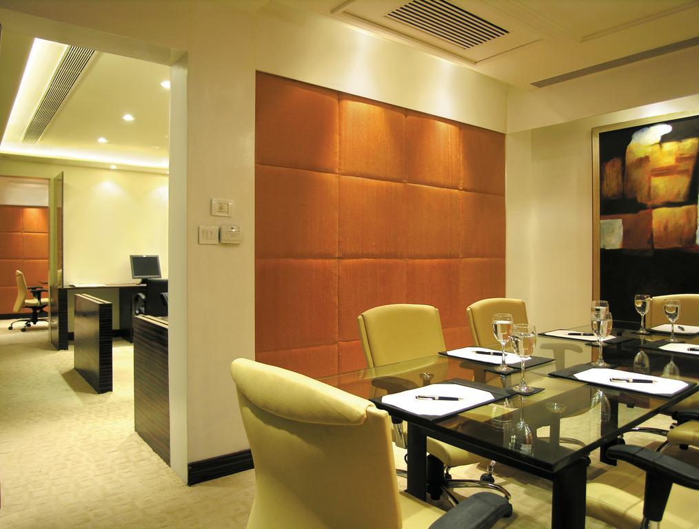 ホテル タージ チャンディーガル Chandīgarh エクステリア 写真 Meeting room at the Taj Mahal Palace, Mumbai